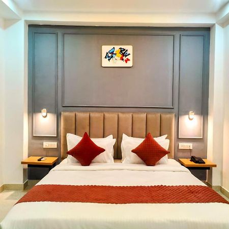 Mavens White Artemis Hospital Road Sector 52 Gurgaon Otel Dış mekan fotoğraf
