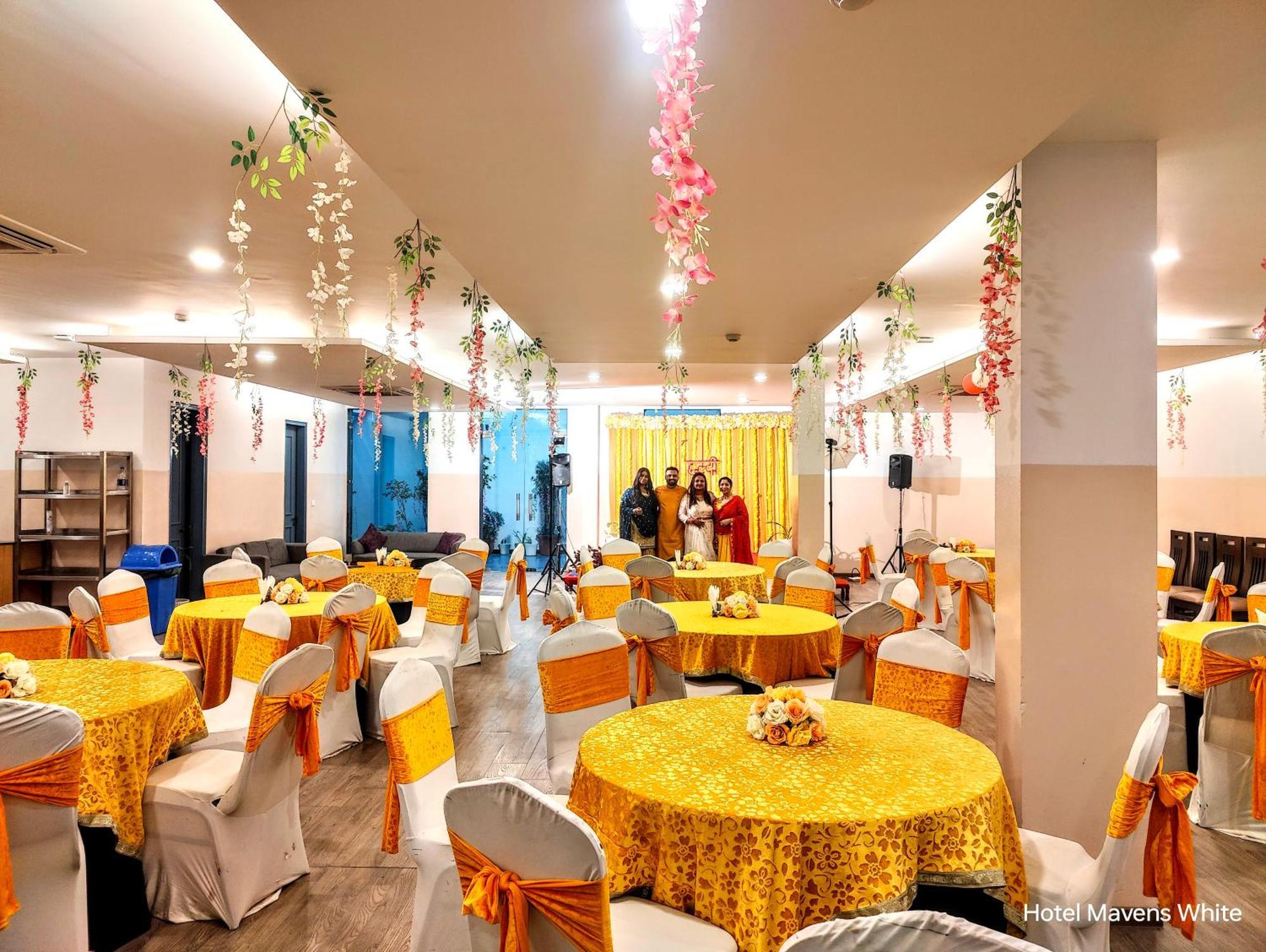 Mavens White Artemis Hospital Road Sector 52 Gurgaon Otel Dış mekan fotoğraf