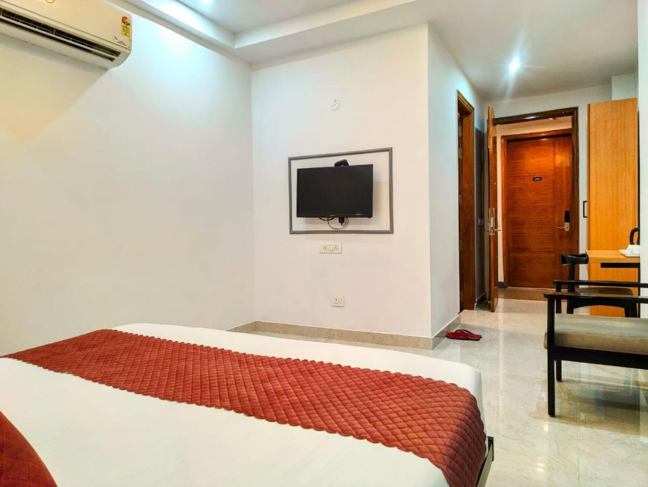 Mavens White Artemis Hospital Road Sector 52 Gurgaon Otel Dış mekan fotoğraf